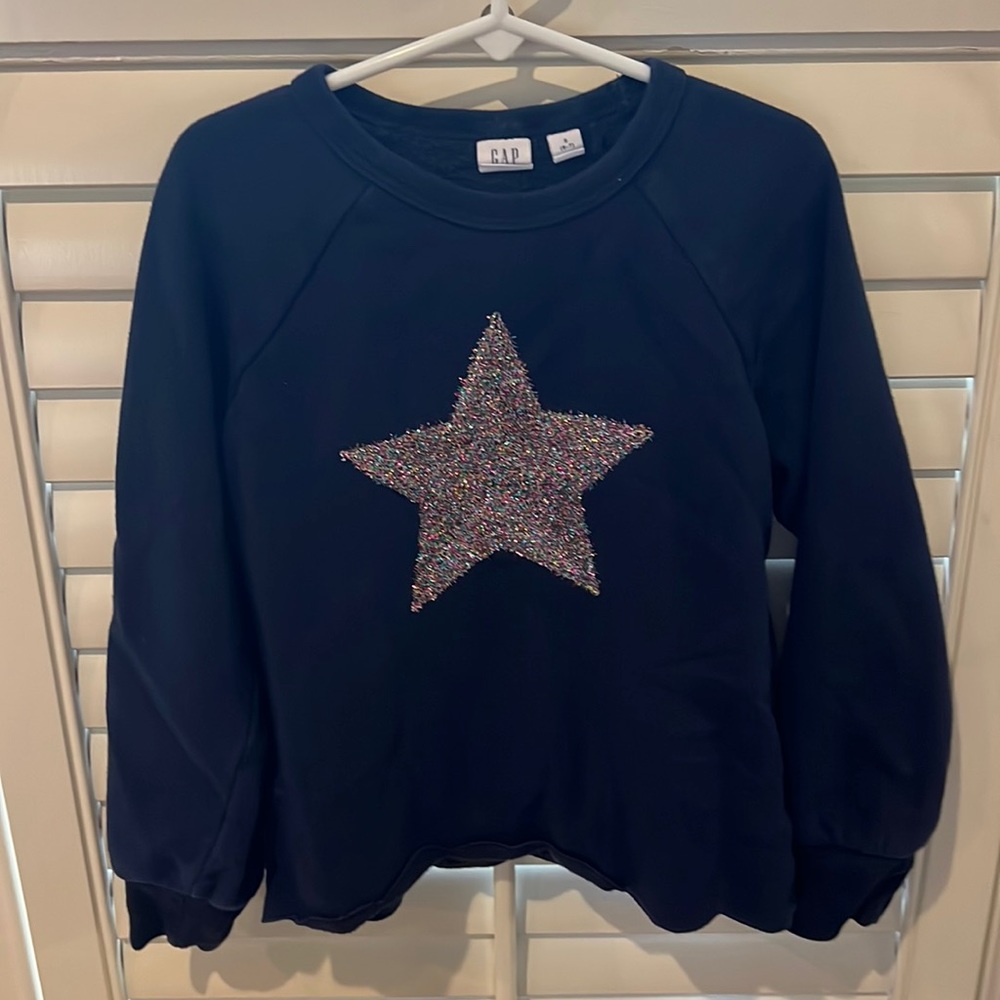 Gap kids. Sparkle star navy sweatshirt. Sz 6-7.